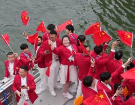 不愧是浪漫松弛的巴黎！多图回顾巴黎奥运会开幕式全过程  第18张