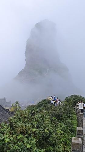 登梵净山：“独隆”于天地如“天空之城”，人与自然和谐共生